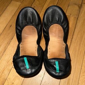 Woman’s Tieks flats